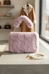 Pembe Peluş Zincir Detaylı İnci Askılı Kadın El ve Omuz Çantası