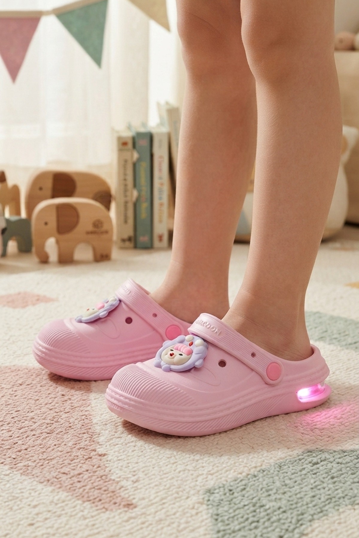 Pembe Günlük Sahil Plaj Havuz Kreş Işıklı Kız Çocuk Terlik & Sandalet 2