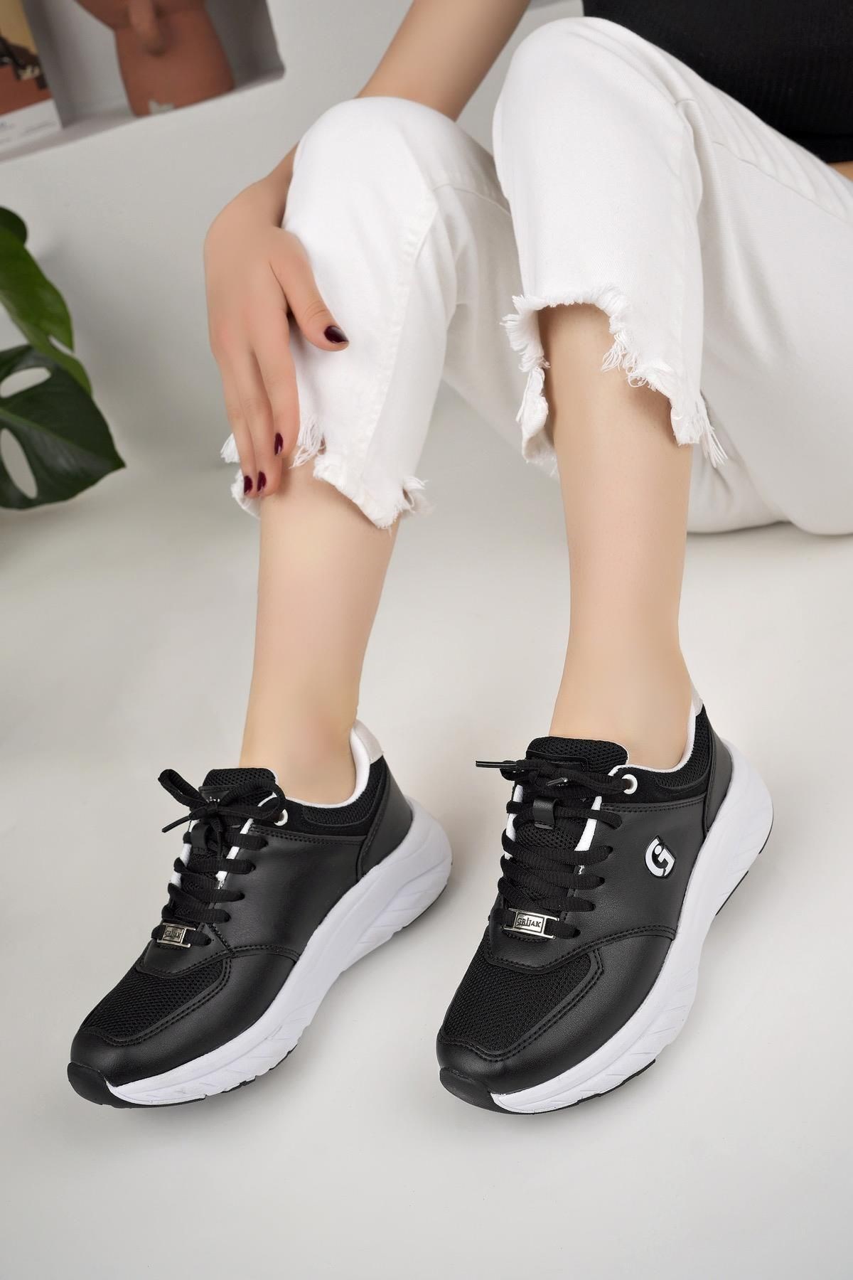 Siyah/Beyaz Ortopedik Konforlu Kadın Spor Ayakkabı Günlük Sneaker 3