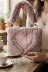 Peluş Kalp Desenli Kare Kadın El Çantası 2