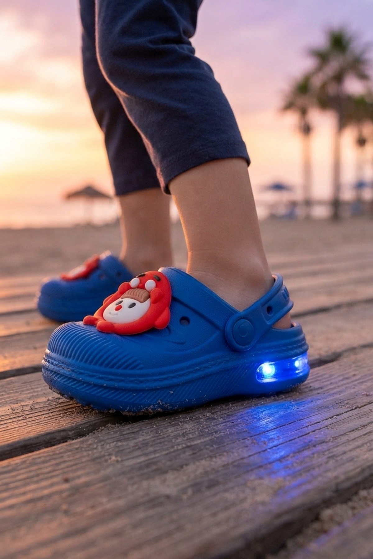 Saks Mavi Emojili Günlük Sahil Plaj Havuz Işıklı Çocuk Terlik & Sandalet