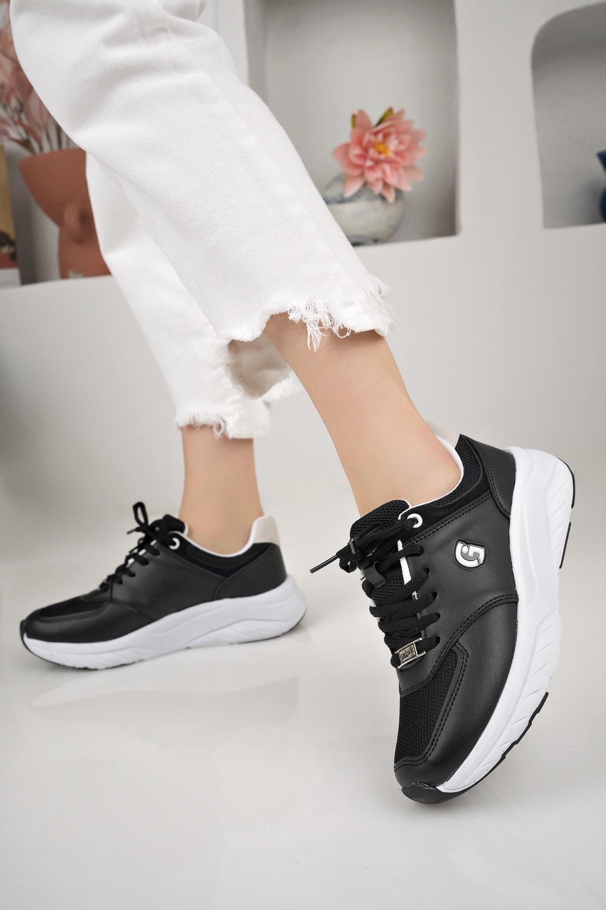 Siyah/Beyaz Ortopedik Konforlu Kadın Spor Ayakkabı Günlük Sneaker
