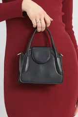Siyah Minimalist Kapaklı Kadın Tek Gözlü Mini El & Omuz Çantası 2