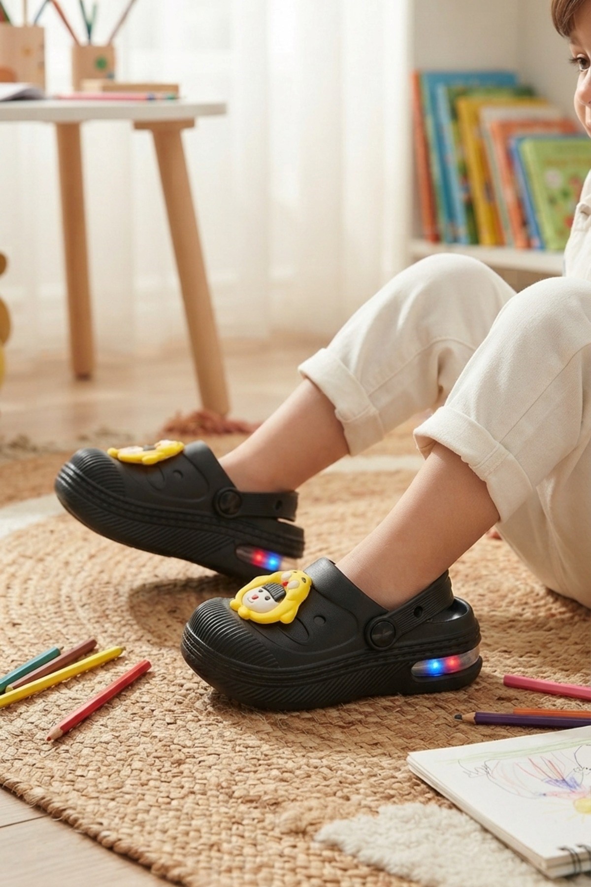 Siyah Günlük Kreş Sahil Plaj Havuz Işıklı Çocuk Terlik & Sandalet 5