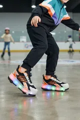 Siyah Turuncu Tekerlekli Işıklı Otomatik Bağcıklı Çocuk Patenli Spor Ayakkabı