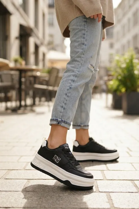 Siyah Beyaz Yüksek Tabanlı Konforlu İthal Günlük Kadın Sneaker Spor Ayakkabı
